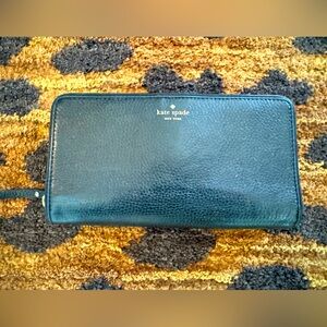 Kate spade black pebble leather wallet black